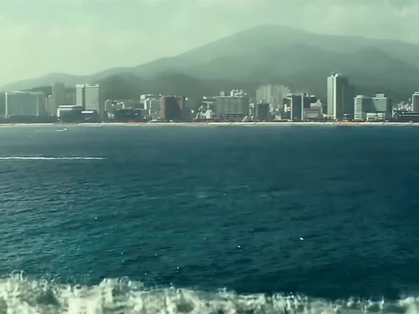 Tidal Wave: A Gripping Korean Movie Experience