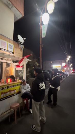 Menggali Budaya Jepang dan Indonesia di Warung Sembako