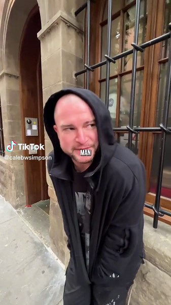 Location: downtown Manhattan Occupation: artist/ art director Cost: def above 5k 👀 @KEELEY