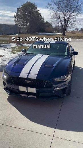 5 Things to Avoid When Driving a Manual Car
