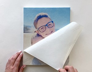 This is the EASY way to transfer a photo to canvas! So simple, no messy transfer medium, no hard work. Get all the details here: https://www.itsalwaysautumn.com/the-easy-and-foolproof-way-to-transfer-a-photo-to-canvas.html | It's Always Autumn