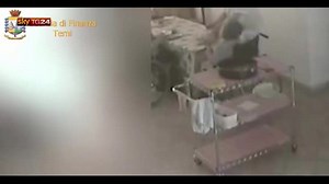 Anziani maltrattati, arrestati dipendenti di una casa riposo