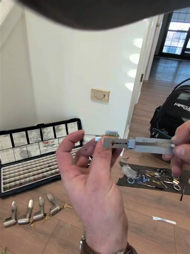 This is why we use a Lishi tool for a rekey. Shimming made easy. 🗝️ Need a pro in KC? #Locksmith #KansasCity #LifeHacks #AffordableLocksmiths