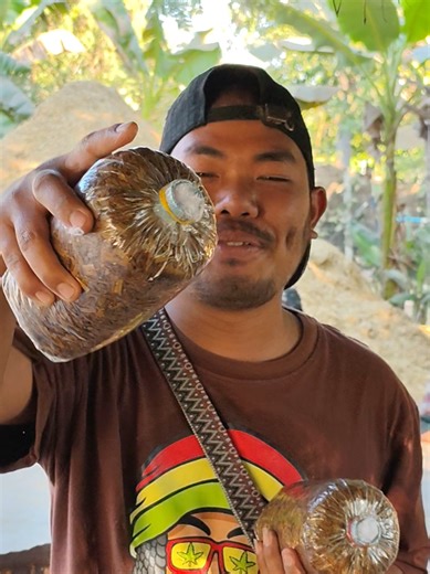 original sound - 4 kyaw(PTG) ပါဝင်သည့် 4 kyaw(PTG) (@phoekyaw634) ၏ ဗီဒီယိုများ