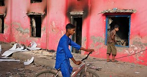 Pakistan arrests 129 Muslims after mob attacks churches and homes of minority Christians