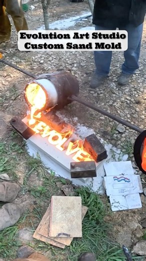 Watching Molten Iron Fill Every Cavity 🔥When the Mold Lets You See the Iron Flow