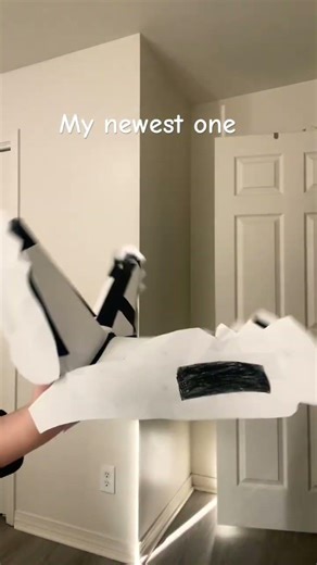 Comment some name for this one #dragonpuppeteer #dragonpuppets #dragonpupet