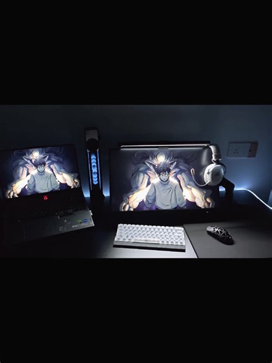 Setup góc laptop đẹp với màn hình phụ
