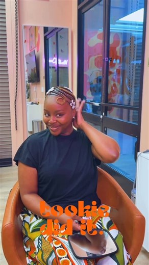 TOOKIE DID IT on Instagram: "SOMETHING SIMPLE & CUTE🫶🏽 STYLE👉🏽 Design Braids (natural hair simple design) 🔥#tookiedidit HAVE YOU BOOKED YET???? ⬇️⬇️⬇️ Link in bio tookiedidit.com🔥 PRODUCT👉🏽POLISH’T BRAID GEL PRODUCT👉🏽SWOOP’T EDGE CONTROL PRODUCT👉🏽FINISH’T HAIR FOAM For more content like this follow @tookiedidit LINK IN BIO • @tookiedidit @tookiedidit @tookiedidit #tookiedidmyhair #labraids #labraider bohoknotlessbraids #labraids braidsla knotlessbraids bohemianbraids boxbraidsla desi