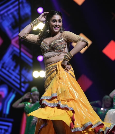 1.6M views · 38K reactions | Throwing it back to Regina Cassandra’s Iconic dance performance at the IIFA Utsavam 2024! She lit up the stage with her magnetic energy, grace, and unstoppable moves. ♥️ #IIFAUtsavam #Kollywood #Tollywood #ReginaCassandra #Throwback #DancePerformance | IIFA Utsavam | Facebook