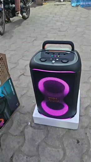 5 comments | Avec quoi tu vas mettre le feux pendant ces périodes de fêtes de fin d'année ? Je ne suis pas le propriétaire de la musique jouée dans ce reel #JBL #tchakapélectronique | Tchakap electronique | Facebook