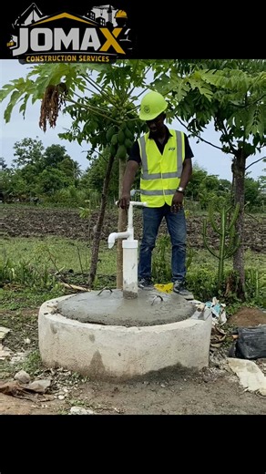 Installation d’une pompe manuelle sur puits pour eau potable