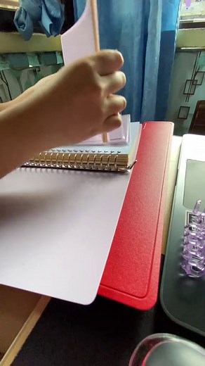 Cómo hacer cubiertas de carpetas y separadores