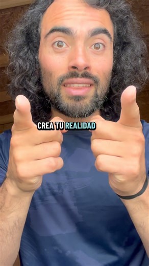 Sergio Hernández | Bienestar | Creación de contenido on Instagram: "Tu decides de que alimentas tu mente, tu eres dueño de tu teléfono y por ende de a que le das tu atención. Prefieres discutir eternamente con cualquiera de tu bando contrario o mejor aprendiendo de la cara de la moneda que no quieren que veas? Agradezco a FWP que me ha enseñado como poder generar mentalidad de constancia y de acción fuera de este sistema y sus limitaciones✨"