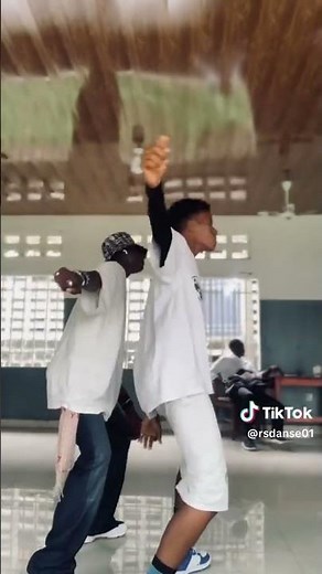 un chorégraphie très simple 🇨🇩