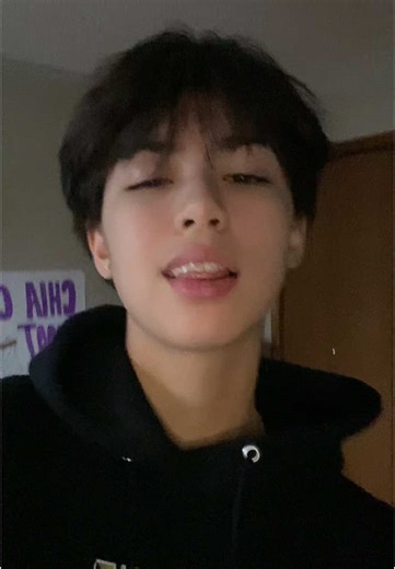 WLW TikTok Dances and Trends for Girls