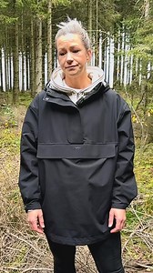 När Frida Källström var nio år dog hennes pappa i en flygkrasch utanför Halmstad. Ett par år senare kom det ett kassettband med posten. ”Jag var ensam hemma och satte på det. Det var en ljudupptagning där man kunde höra hela förloppet, ända fram till pappas panikslagna sista skrik”, säger Frida som 35 år senare berättar om olyckan på Nyårsåsen och om en förälder som försvann – och fortfarande är saknad. Klicka på länken i kommentarerna för att läsa mer. | Hallandsposten