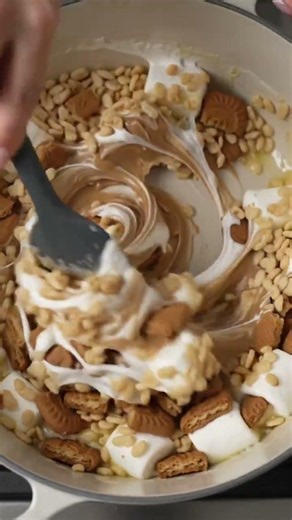 Making dirty biscoff rice Krispy treats!! #garden #thriveflorishgrow #gardendelight #food #foodlov