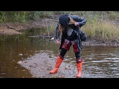 Wet autumn walk in hunter wellies