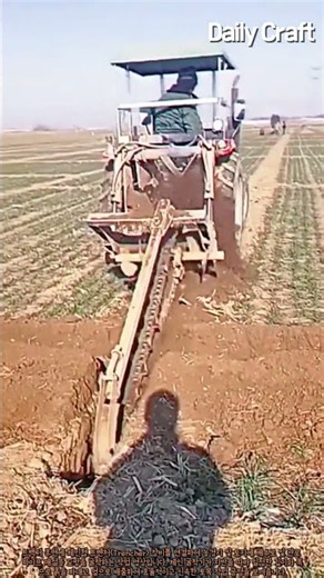 트랙터 부착형 체인 트렌처를 활용한 배수로 및 관로 굴착 공정 #worker #process #field #equipment #construction