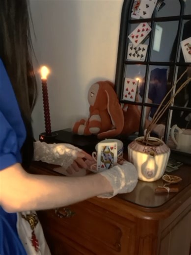 She's nothing, but the memories of her broken inner child... . #cosplay #alicecosplay #alicemadnessreturn #aliceamericanmcgee #alicemadnessreturnscosplay