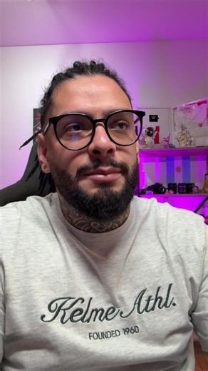 En trading, el problema no es dónde comprar o vender… Cuando estamos empezando, casi todos nos obsesionamos con: ❌ dónde entrar ❌ dónde salir ❌ cuánto dinero vamos a ganar Pero casi nadie se enfoca en lo realmente importante al inicio: 👉 la estructura. Porque sin estructura, no hay consistencia. Y sin consistencia, no hay rentabilidad sostenible. Primero lo básico: 🖥️ Tener un computador que responda bien 📊 Un broker confiable, que ejecute como debe 🌐 Una conexión estable Después lo estratég