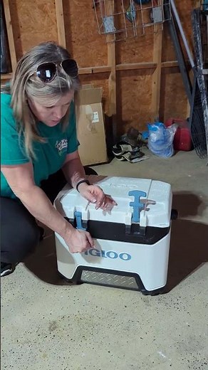 Igloo durable and holds the cold for daysIgloo BMX Cooler | Insulated Hard Shell Ice Chest