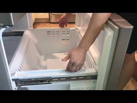 How to remove the basket in the freezer of an RF Samsung refrigerator freezer