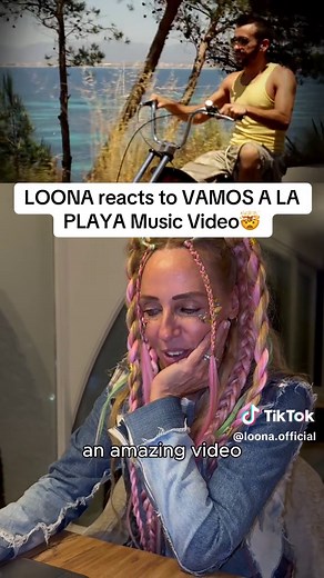 LOONA Reacts to Vamos a la Playa Music Video