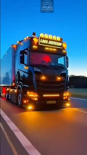 Amazing Huge Trucks at full Speed!!!🚛🚚🛻