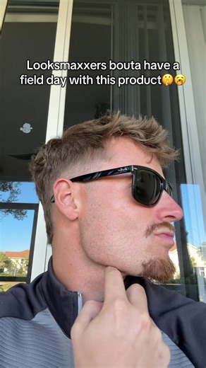 Cryowipes deliver a cold shock to the face = instant depuff dopamine. #looksmax #jawline #mog #clavicular #gym