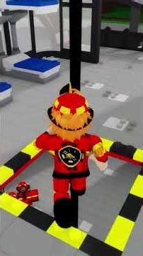 Milo became a firefighter and saved a family in Roblox! #shorts #speedyymilo #miloyspeedy