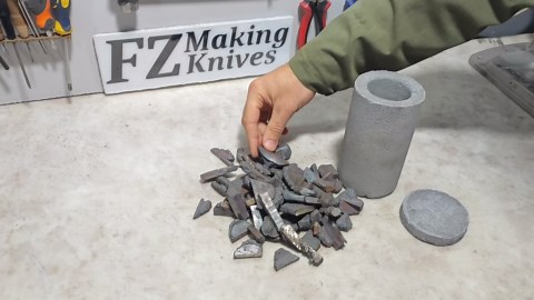 Making Valerian Steel from wootz steel scrap | Making a gladiator's sword