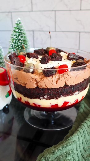 Delicious Christmas Cherry Trifle Recipe