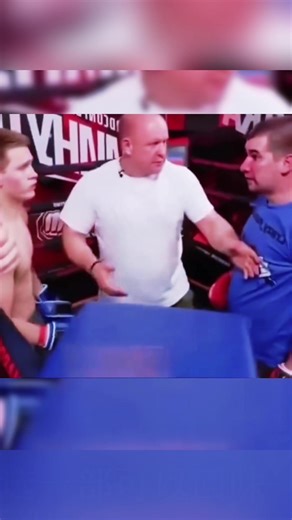 Boxer vs. Referee#boxing #fyp #boxing🥊 #referee #usa🇺🇸