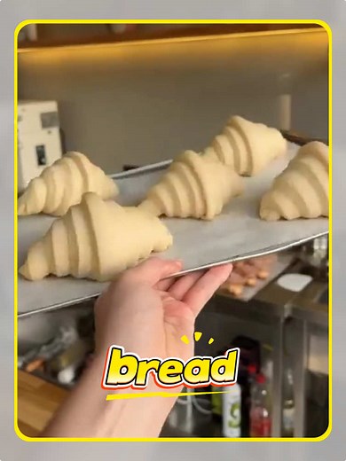 Can I Eat This Bread? Science-Backed Safe Eating Tips