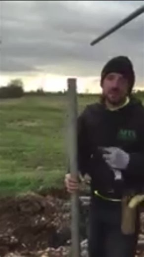 Electric fence prank 🤣 #scaffpolice