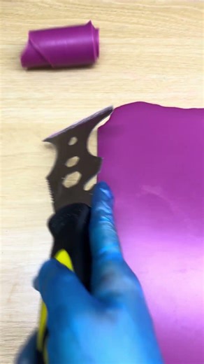 Volume up for this crunch. #asmr #wax #decompress #soundon #crunchy #earcandy