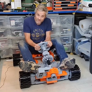 Everything about this giant LEGO go-kart looks incredible 😮 | UNILAD Tech