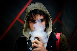9 Terrible Effects of Vaping (on Your Teeth) | Dr. Schulhof