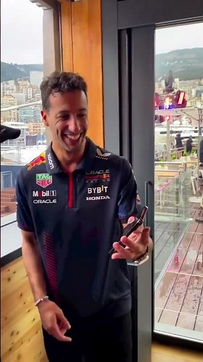Daniel Riccardo Shows Max Verstappen his famous lookalike Sid the Sloth #shorts #f1 #maxverstappen