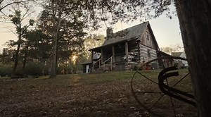WATCH: Johnny Cash’s Son, John Carter, Gives Tour Of Iconic “Cash Cabin” Recording Studio | Whiskey Riff