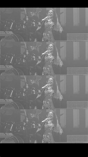 Hört mal rein! #🎧 Es gibt jetzt eine neue Version von „Rock My Life“ die Heart-Version! Meine Lieblingsversion! Ich bin neu verliebt in diesen Song! Und ihr? Was ist euer Lieblingssong zum Frühling? #jeanettebiedermann #musik #neuemusik #rockmylife