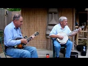 Foggy Mountain Breakdown...Bluegrass Mandolin Playing near Manassas Virginia. Mike Hess and friends.