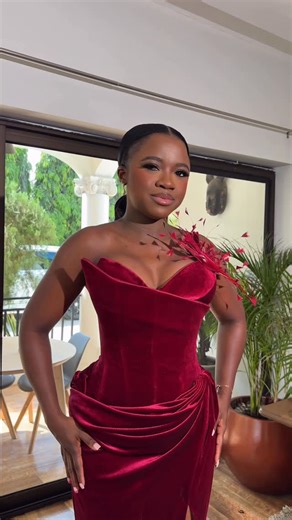 JEYS BEAUTY on Instagram: "Glam time with AJ 💕💕💕 Clean beats always ✨✨✨ Mua @jeys_beautybar Hairstyling @styled_by_pricy Outfit @esianderson_official"