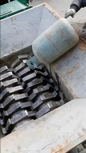 Powerful Industrial Shredder Crushing Everything in Seconds