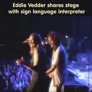 In 2000, Eddie Vedder invited Kim Schaefer up on stage to interpret "Given to Fly". Their performance has become one of the coolest moments in Pearl Jam's history. Sadly, Kim passed in March 2015, her loss still felt by the community. | Ai-Media
