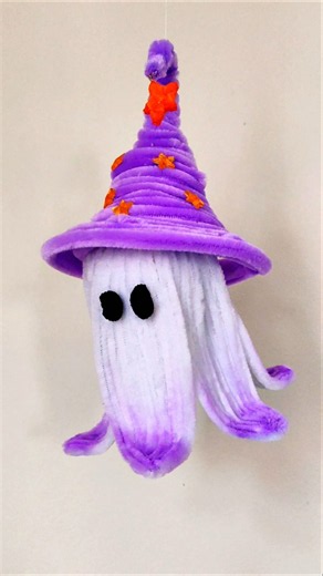 Easiest Halloween Ghost Craft Ever 🎃 #HalloweenDecor #EasyDIY #PipeCleanerCraft