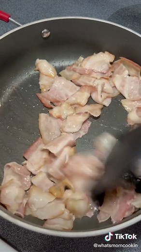 Delicious Baked Bacon Mac and Cheese Recipe