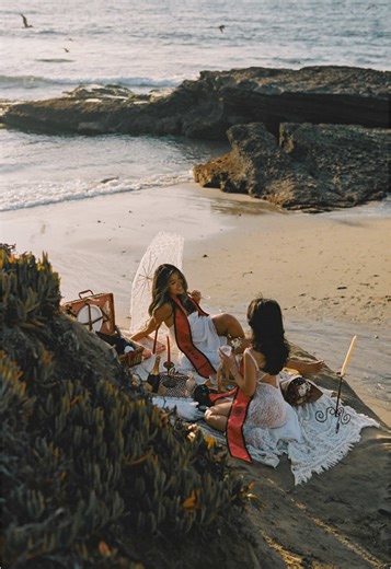 Pin this📌🤭 #collegegrad #35mm #pinterestinspo #gradposes